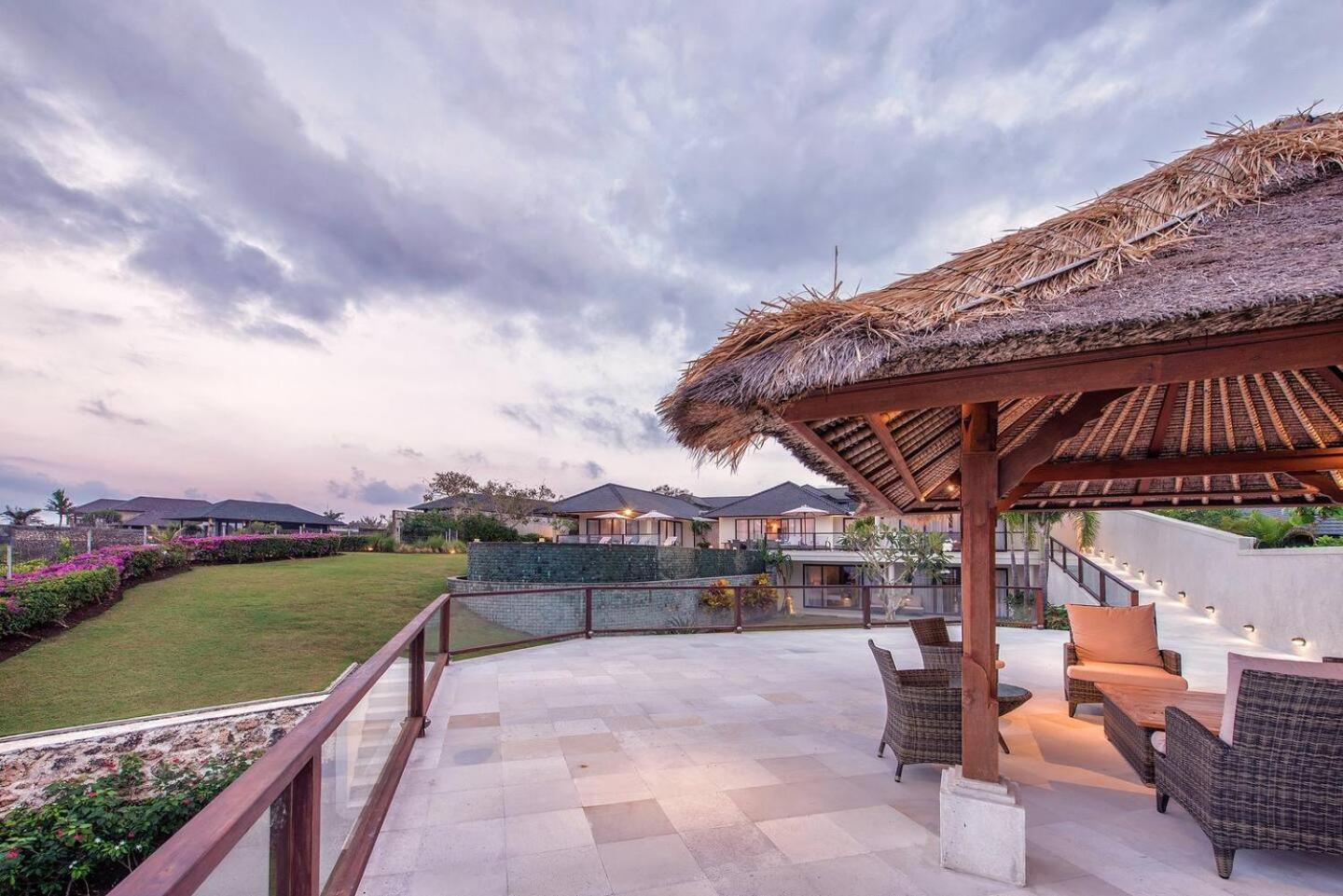 Hotel Karang Saujana Estate Uluwatu Exterior foto